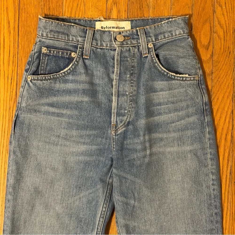 Reformation Cynthia High Rise Relaxed Jeans in Aegean - Women’s 23 - Picture 4 of 13